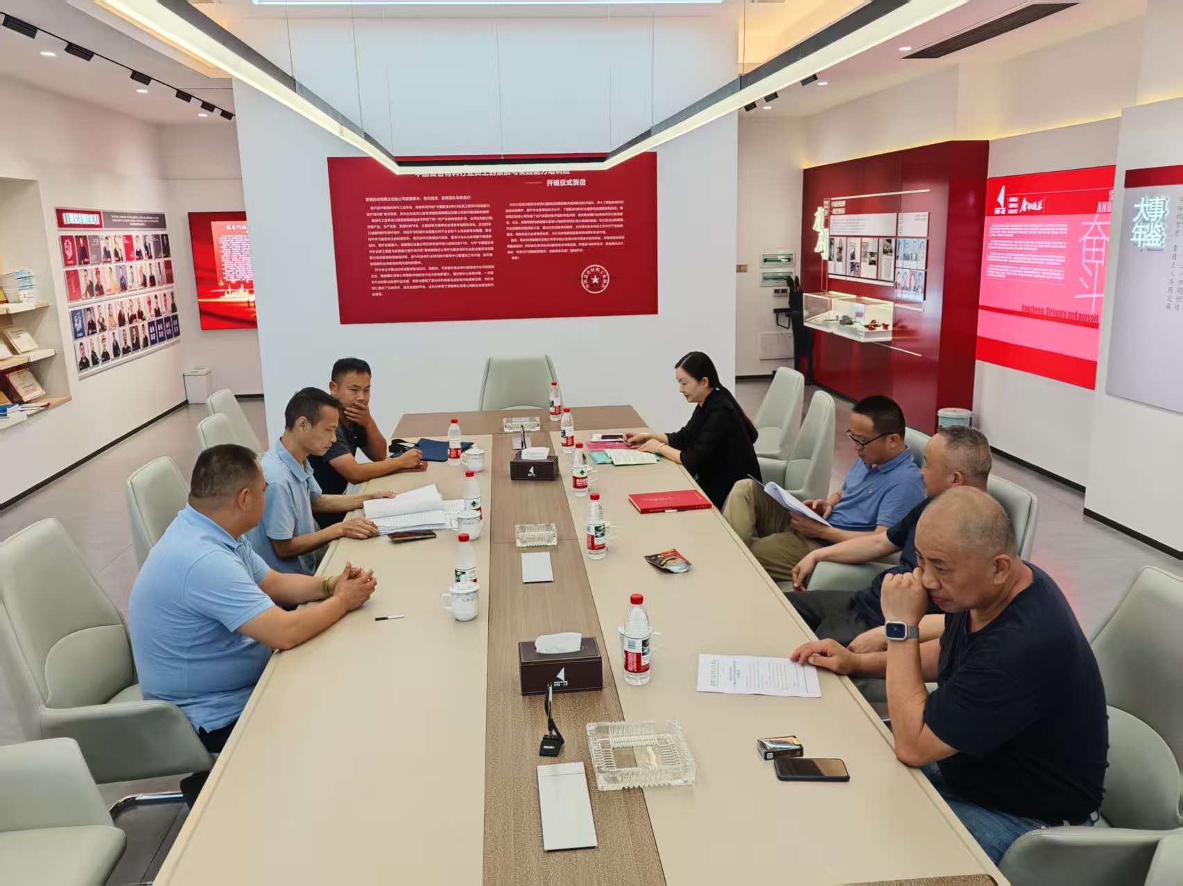 退役軍人事務(wù)局張局長一行來我司對接退役軍人先進(jìn)典型事宜